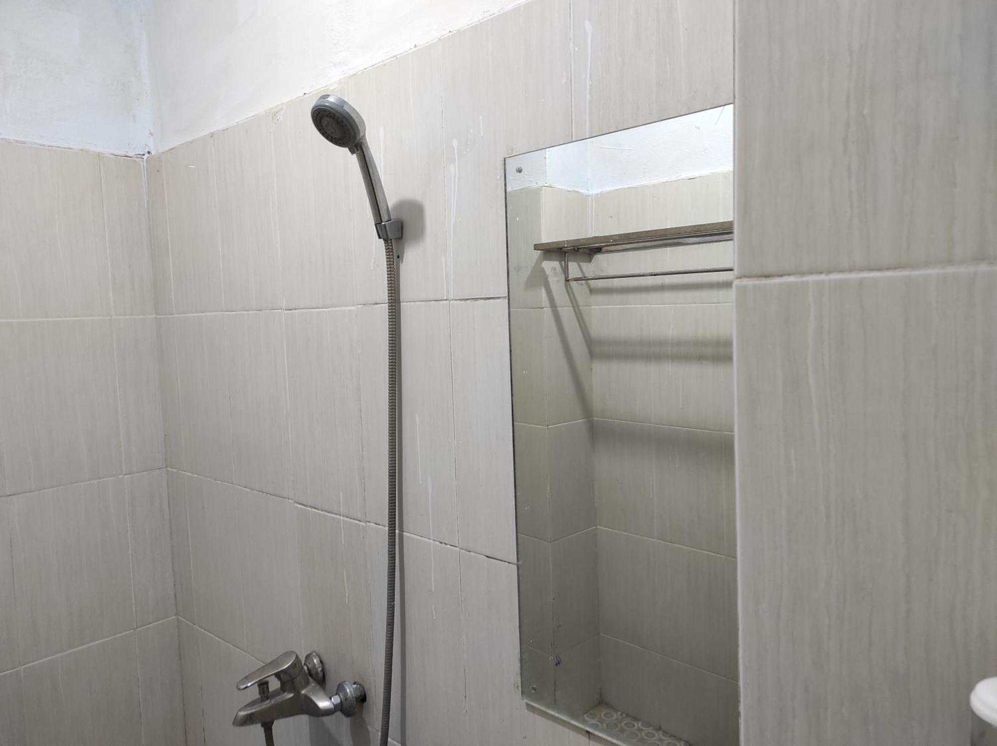 Hotel Tomborang Mamuju Karema Bagian luar foto